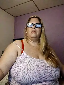 Snapshot of EllisW8 chatting on 9, 5, 2026 EllisW8 online show from 9, 5, 2026