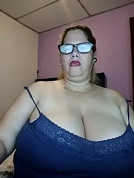 Snapshot of EllisW8 chatting on 10, 5, 2026 EllisW8 online show from 10, 5, 2026