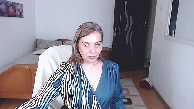 Snapshot of evamaria2024 chatting on 24, 11, 2025 evamaria2024 online show from 24, 11, 2025