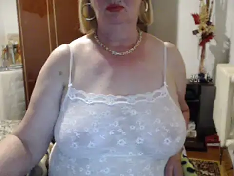 Snapshot of Secretfox chatting on 3, 6, 2026 Secretfox online show from 3, 6, 2026