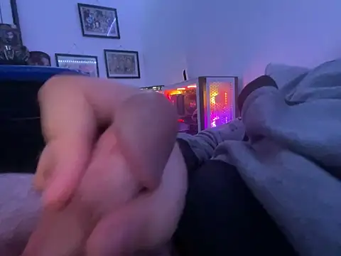 Snapshot of HardlyaBrigade chatting on 1, 2, 2026 HardlyaBrigade online show from 1, 2, 2026