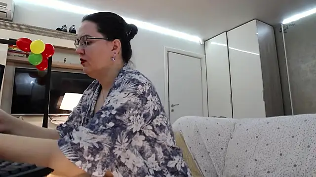 Snapshot of ILoveToFeelU chatting on 6, 6, 2026 ILoveToFeelU online show from 6, 6, 2026