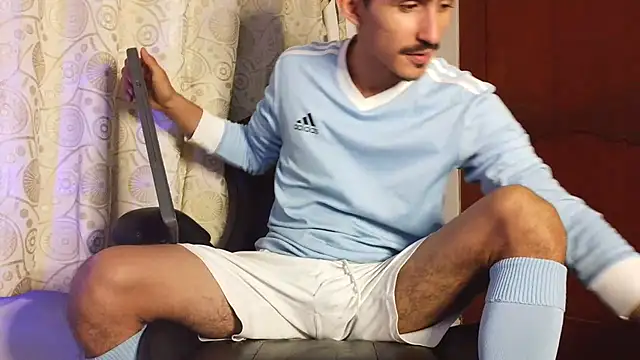 Snapshot of HomeAloneK chatting on 3, 6, 2026 HomeAloneK online show from 3, 6, 2026
