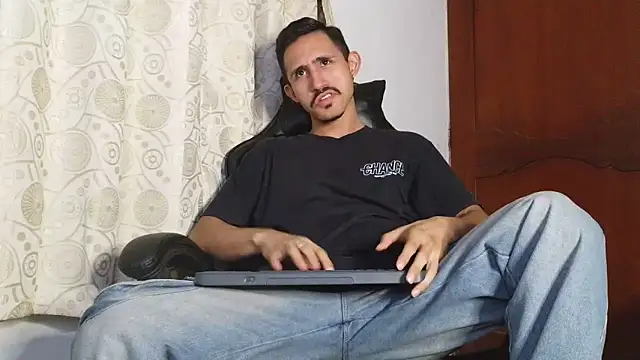 Snapshot of HomeAloneK chatting on 5, 6, 2026 HomeAloneK online show from 5, 6, 2026