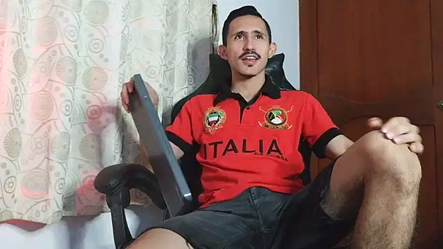 Snapshot of HomeAloneK chatting on 8, 6, 2026 HomeAloneK online show from 8, 6, 2026
