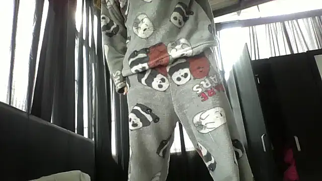 Snapshot of Paulita_x3 chatting on 15, 2, 2025 Paulita x3 online show from 15, 2, 2025