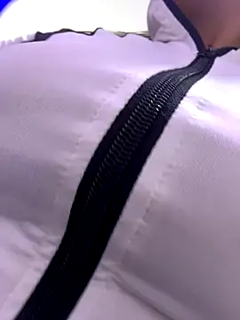 Snapshot of kim_monti chatting on 3, 11, 2025 kim monti online show from 3, 11, 2025