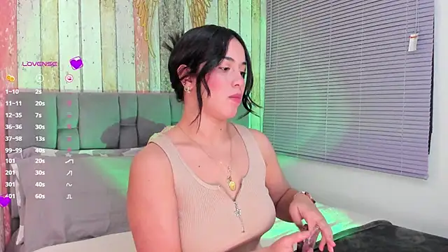 Gigi-bom online show from 28, 1, 2025