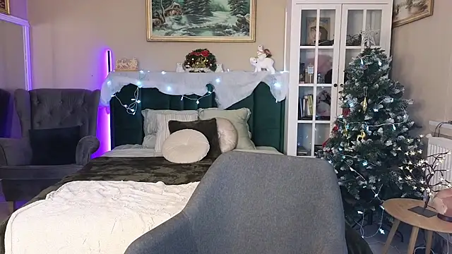 Snapshot of JoanneGG chatting on 18, 12, 2024 JoanneGG online show from 18, 12, 2024