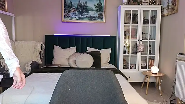 Snapshot of JoanneGG chatting on 18, 2, 2025 JoanneGG online show from 18, 2, 2025