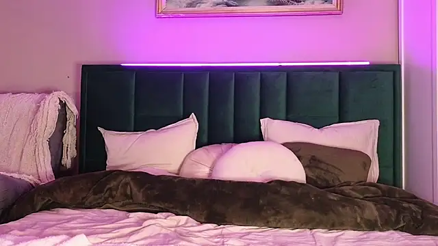 Snapshot of JoanneGG chatting on 18, 2, 2025 JoanneGG online show from 18, 2, 2025