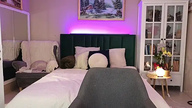 Snapshot of JoanneGG chatting on 11, 3, 2025 JoanneGG online show from 11, 3, 2025