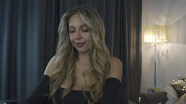 Snapshot of JoanneGG chatting on 15, 11, 2025 JoanneGG online show from 15, 11, 2025