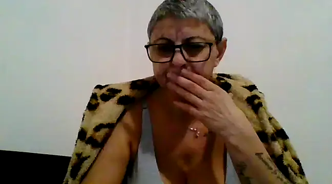 roseblak42 online show from 14, 2, 2025