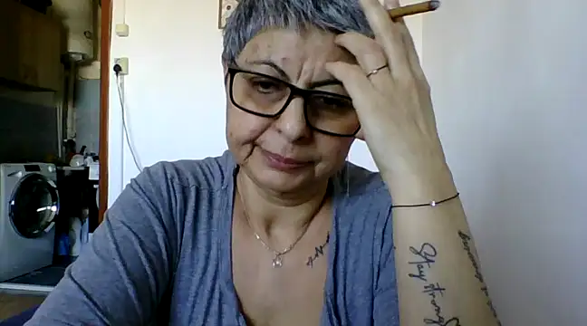 roseblak42 online show from 20, 3, 2025