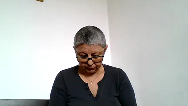 roseblak42 online show from 22, 4, 2026