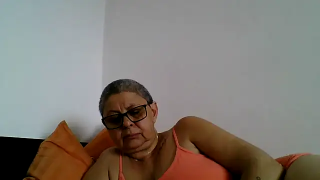 roseblak42 online show from 24, 6, 2026