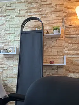  Abril-Office1 online show from 27, 4, 2026