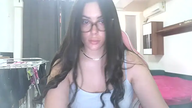 LovelyJulliette online show from 20, 6, 2026