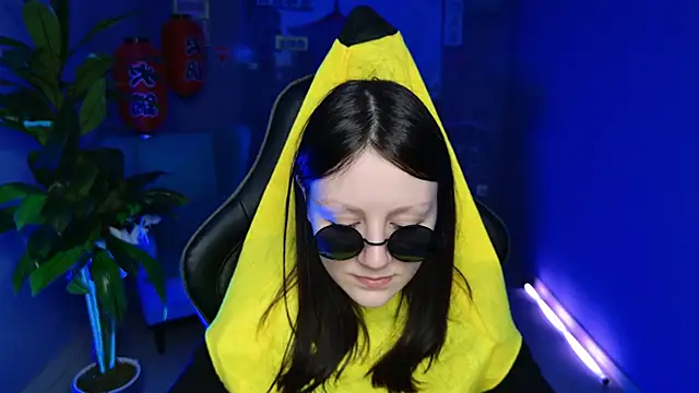 VeliraBraitberg online show from 25, 12, 2024