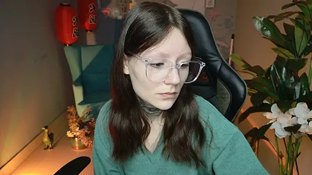 VeliraBraitberg online show from 1, 2, 2025