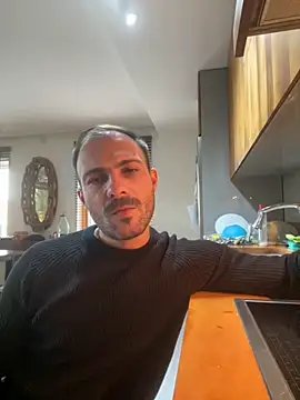 Adventurehotman online show from 4, 10, 2025