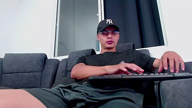 Stiven CL online show from 2, 10, 2025