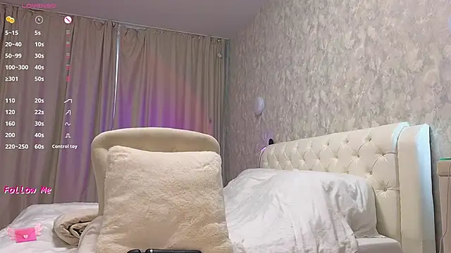 LaraSkinny online show from 1, 11, 2025