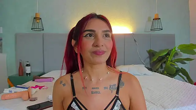 LiaVelez online show from 15, 2, 2025