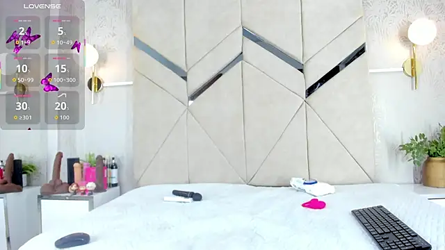 LiaVelez online show from 23, 4, 2026