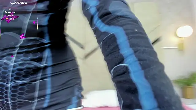 LiaVelez online show from 24, 4, 2026