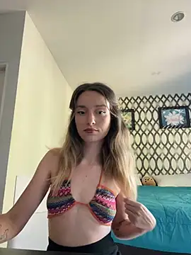 Snapshot of SirenaBelle chatting on 3, 2, 2025 SirenaBelle online show from 3, 2, 2025