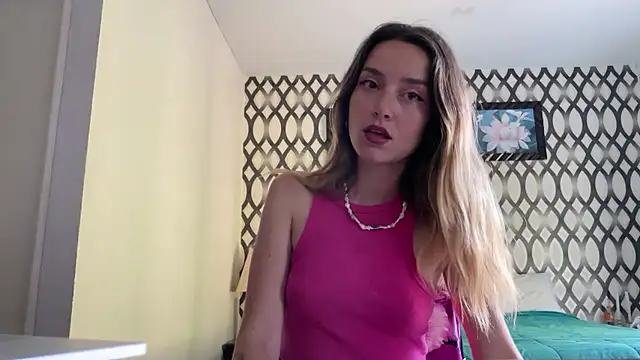 Snapshot of SirenaBelle chatting on 5, 2, 2025 SirenaBelle online show from 5, 2, 2025