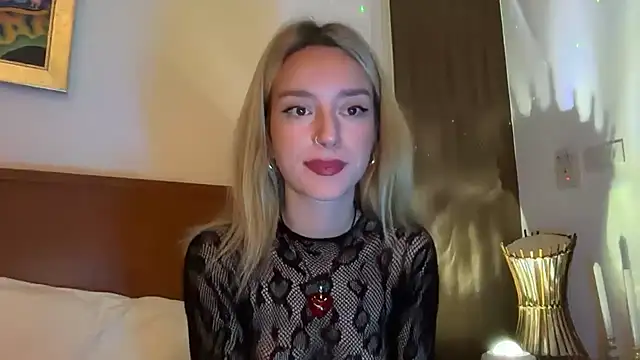 Snapshot of SirenaBelle chatting on 23, 11, 2025 SirenaBelle online show from 23, 11, 2025