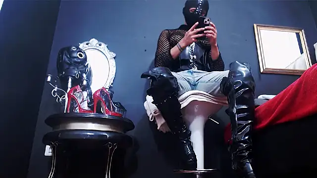 Snapshot of Mistress_dominick chatting on 11, 3, 2025 Mistress dominick online show from 11, 3, 2025