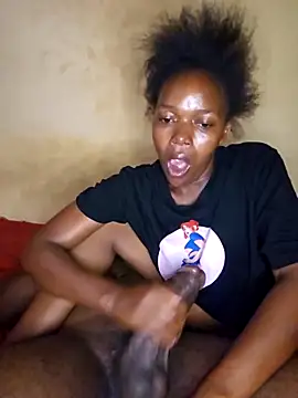 Snapshot of Tight_pussy_ke chatting on 8, 11, 2025 Tight pussy ke online show from 8, 11, 2025