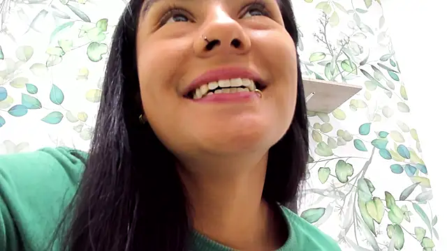 atilanadiaz7 online show from 5, 3, 2025