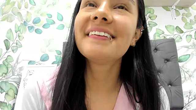 atilanadiaz7 online show from 15, 12, 2025