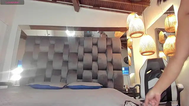 pamela-wells online show from 23, 1, 2025