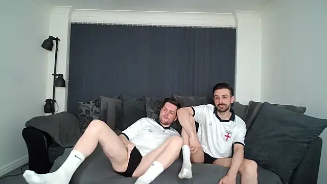 twotwinkhusbandss online show from 13, 10, 2025