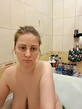 Sakura Green online show from 21, 2, 2025