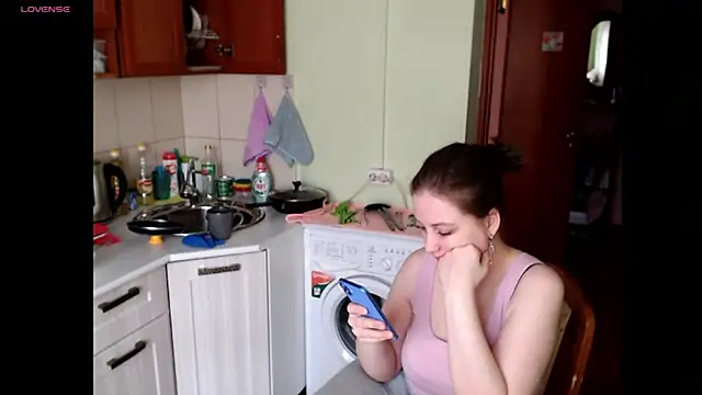 Sakura Green online show from 17, 3, 2025