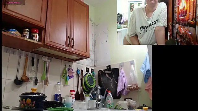 Sakura Green online show from 28, 9, 2025