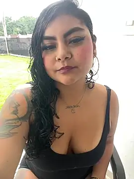 Juli Walker online show from 5, 3, 2026