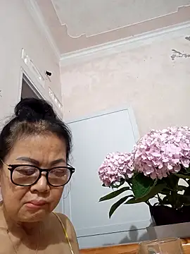 Hotestlove online show from 21, 4, 2026