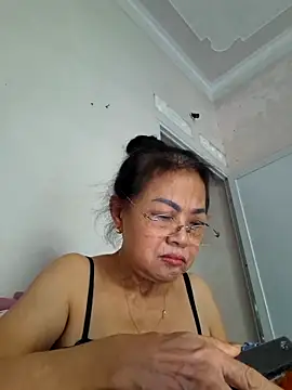 Snapshot of Hotestlove chatting on 5, 6, 2026 Hotestlove online show from 5, 6, 2026