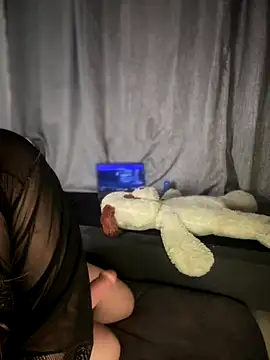 Snapshot of MerlyG chatting on 25, 11, 2025 MerlyG online show from 25, 11, 2025