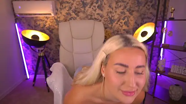LiaBrazzerr online show from 22, 7, 2026