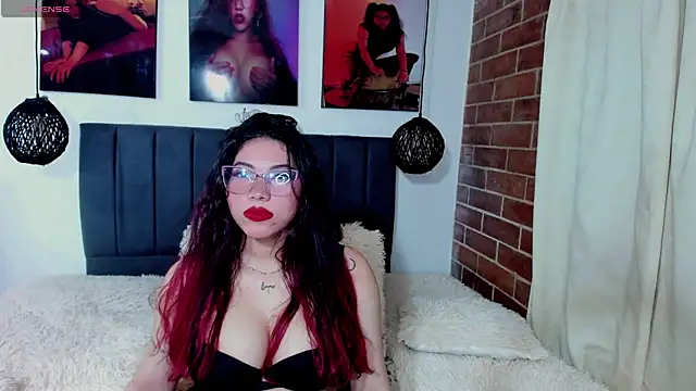 Snapshot of kyliejenner_hot chatting on 12, 5, 2026 kyliejenner hot online show from 12, 5, 2026