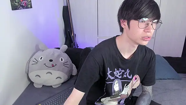 Aventure Twinks online show from 2, 2, 2025